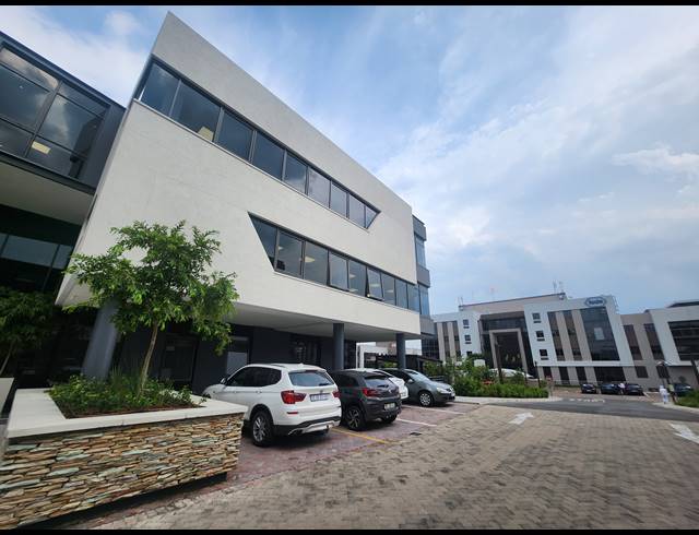 333M² OFFICE TO LET IN VORNA VALLEY